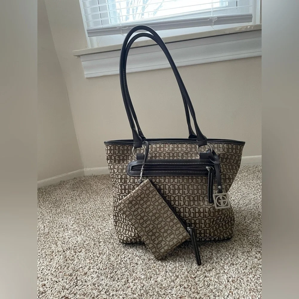 Giani Bernini Shoulder Bag With Wristlet